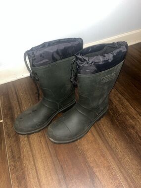 Kamik forester rubber Boots with Drawstring Cuffs